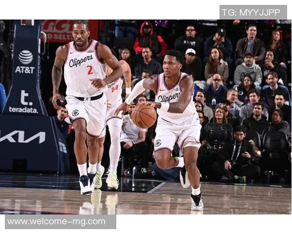 尼克斯战胜湖人快船击败太阳掘金力克雷霆精彩赛事回顾与分析